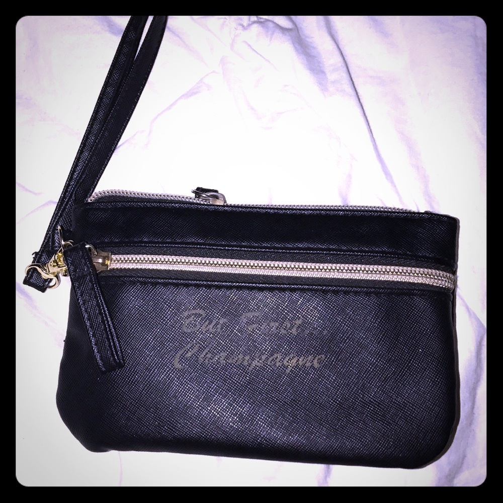Wristlet